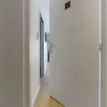 Residence Louis B - Appartements Design Et Climatises Avec Parking