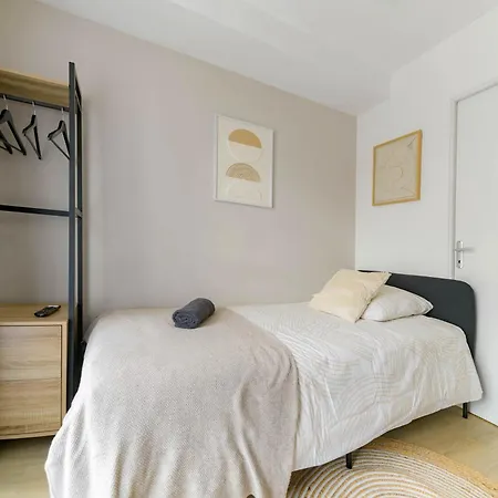Residence Louis B - Appartements Design Et Climatises Avec Parking Nyaraló *