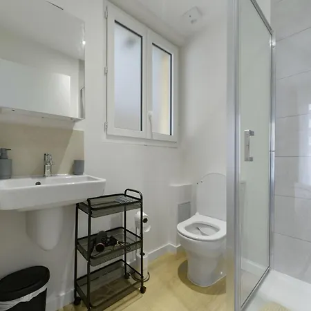 Residence Louis B - Appartements Design Et Climatises Avec Parking Nyaraló