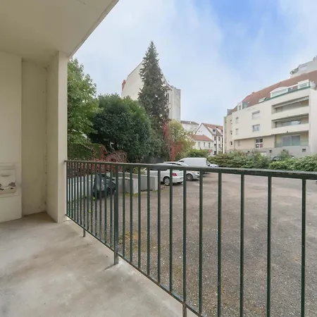 Residence Louis B - Appartements Design Et Climatises Avec Parking Holiday home *