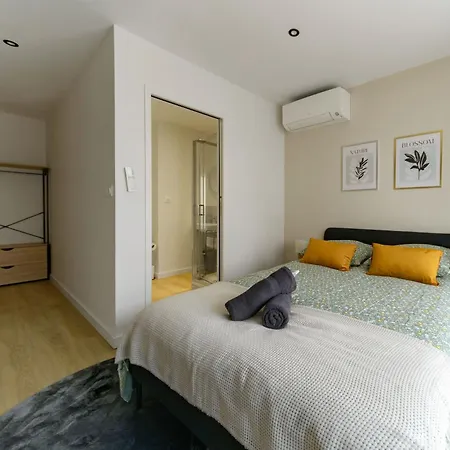 Residence Louis B - Appartements Design Et Climatises Avec Parking