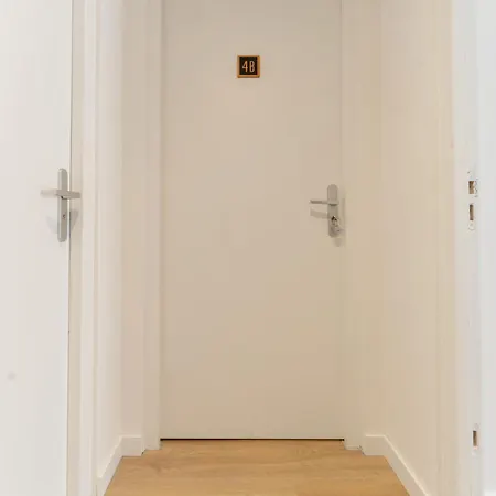 Residence Louis B - Appartements Design Et Climatises Avec Parking Holiday home