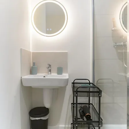 Residence Louis B - Appartements Design Et Climatises Avec Parking