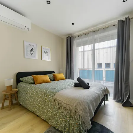 Residence Louis B - Appartements Design Et Climatises Avec Parking Holiday home
