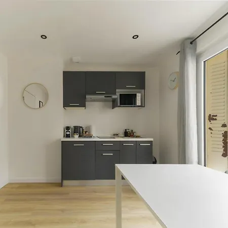 Louis B - Design Et Climatises Apartman