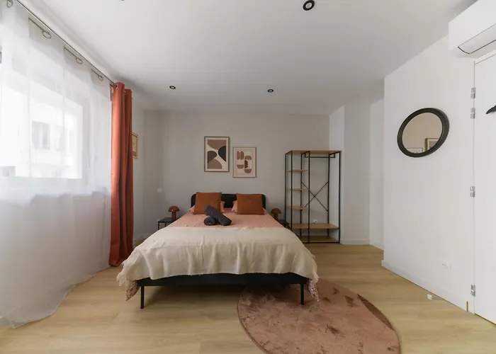 Louis B - Design Et Climatises Apartman *