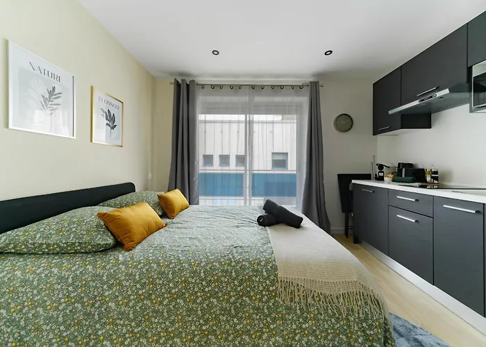 Louis B - Design Et Climatises Apartman