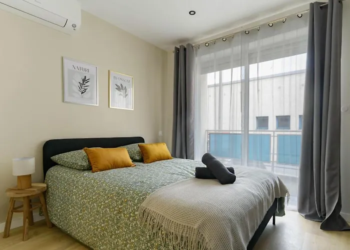 Louis B - Design Et Climatises Apartman