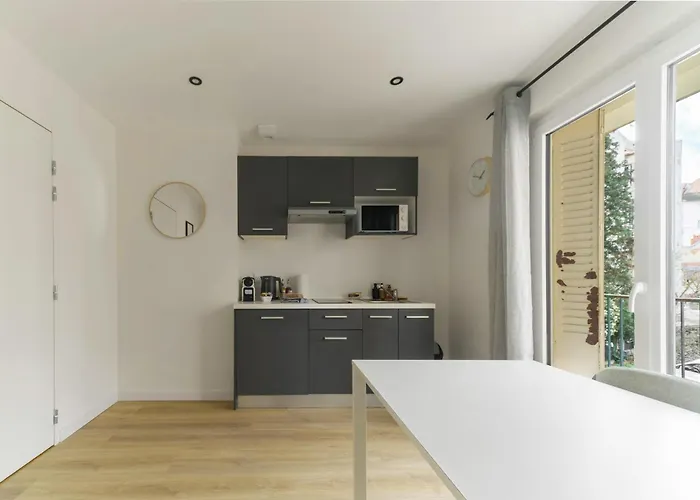 Louis B - Design Et Climatises Apartman